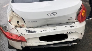 Женщина-водитель пострадала в аварии на Шехурдина