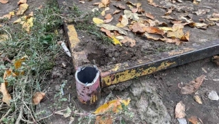 В Юбилейном неизвестные демонтировали качели на детской площадке