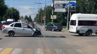 Пострадавшая в ДТП пассажирка маршрутки отсудила 300 тысяч рублей