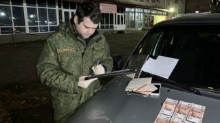 Проверяющий на железнодорожном транспорте потребовал взятку. Его задержали