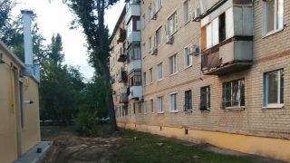 Жители Энгельса просят остановить строительство магазина под окнами пятиэтажки