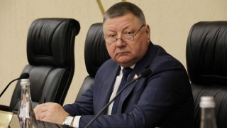 Спикер облдумы после 11 часов заседания вспомнил о "Спокойной ночи, малыши!"