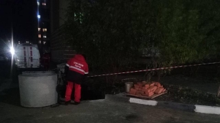 В Солнечном спасатели вытащили мужчину из двухметровой ямы