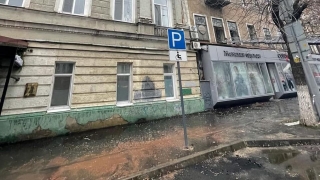 Пожар в "России". Здание соседней поликлиники пролили и обесточили