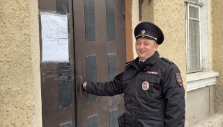 Съехавшая из гостиницы Энгельса компания мужчин прихватила с собой телевизор