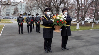 Погибли при выполнении служебных обязанностей. Руководство ГУ МВД почтило память коллег