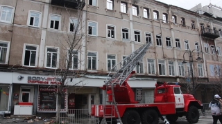 К зданию "России" вновь выезжали два пожарных расчета