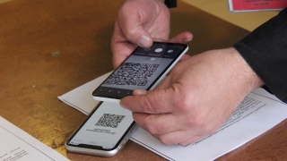 В России объявлен переходный период при введении QR-кодов