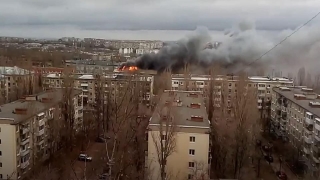В Саратове горит производственное здание. 3-ю Дачную заволокло дымом