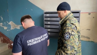 Двое парней найдены мертвыми в подъезде дома на проспекте Строителей