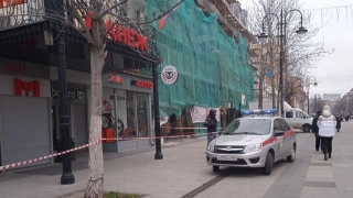 Эвакуация-4: персонал и покупатели саратовских ТЦ требуют найти "террористов"