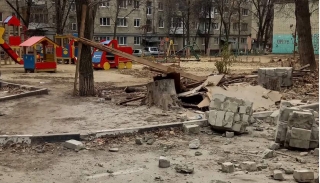 "Опасно для жизни": саратовцы возмущены халатностью при сносе дома