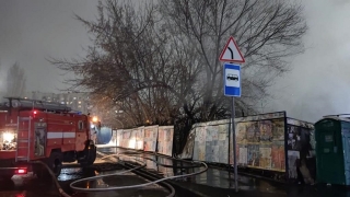 На Московской у автовокзала сгорело 100 кв. метров надворных построек