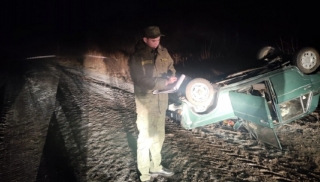 Саратовский школьник забрал у матери авто и с другом врезался в столб. Угонщик погиб