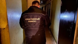 В Ленинском районе соседи услышали шум. Полиция нашла в квартире труп