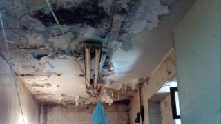 Жители аварийного дома в Заводском районе боятся обрушения