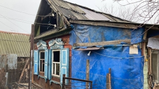 В Энгельсе пожарные тушили дом и надворные постройки