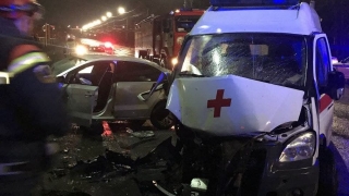 В Саратове ночью в ДТП погиб водитель скорой помощи и пострадали четыре человека