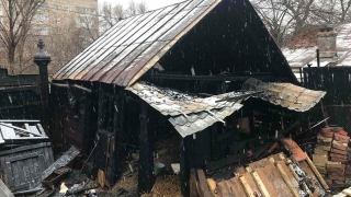 Ночью в центре Саратова сгорел деревянный дом