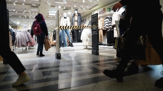 Одежда и обувь за год подорожали на 10-15%