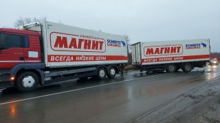 Оторвавшийся от фуры "Магнита" прицеп убил водителя "Ларгуса"