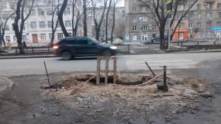 Коммунальные раскопки: на Рахова две недели заблокирован въезд во двор
