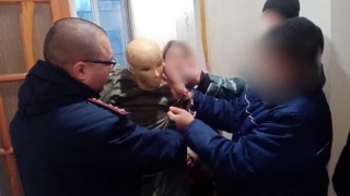 Муж не мог дозвониться до жены и до смерти избил ее в такси