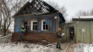 Пожарные нашли на полу тело сгоревшего курильщика