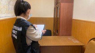 Обвиняемый в краже ударил пристава в здании саратовского суда