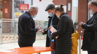 На входе в саратовские торговые центры не будут проверять QR-коды
