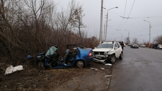 В массовом ДТП с автобусом в Балакове пострадали два человека
