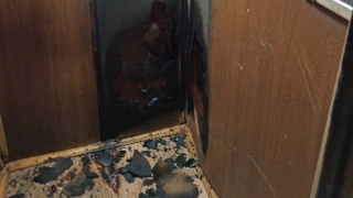 В саратовской девятиэтажке неизвестный поджег лифт