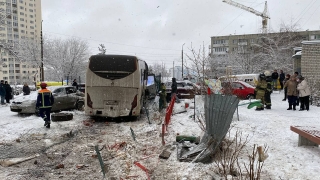 В Саратове у рейсового автобуса отказали тормоза. Есть пострадавшие