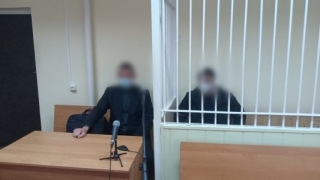Стажер ГИБДД за 600 тысяч обещал "помочь" водителю. Приговор