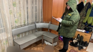 В доме нашли труп 79-летнего мужчины с ножевым ранением сердца