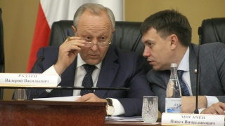 Губернатор объявил выговор саратовскому министру