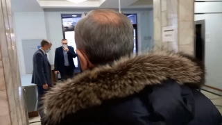 Спиной к прессе. Губернатор уточнил свою позицию о возможном разрыве соглашения с "КВС"