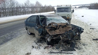Nissan и Kia столкнулись на саратовской трассе. Есть пострадавшие
