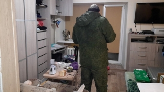 В Энгельсе на балконе нашли труп убитого неизвестного мужчины