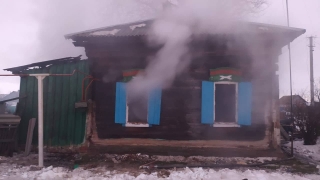 В саратовском селе из-за печи сгорел деревянный дом
