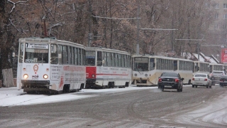 В Саратове пробки на девять баллов, не ходят трамваи