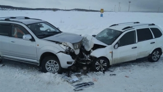 На трассе под Саратовом в ДТП пострадали три человека