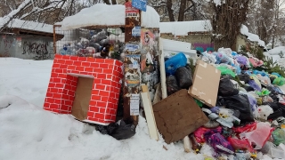 Очевидец: в Ленинском районе дети идут в школу мимо гигантской помойки