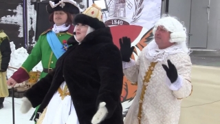 На открытии ДК губернатора встречали "шальная императрица", черт с бубном и заемные стулья