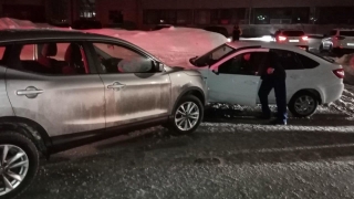 Парень за рулем "Nissan Qashqai" отправил в больницу водителя "Гранты"