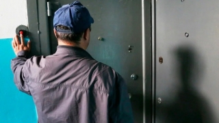 Орудующие в Саратове мошенники пугают жильцов газом и тараканами