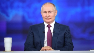 Владимир Путин наградил депутата и тракториста из Саратовской области