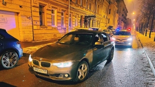 В Петербурге саратовец за рулем каршерингового "БМВ" устроил гонки с полицией