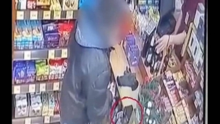 Саратовец нашел чужой кошелек с 40 000 рублей. Его вычислили по камерам