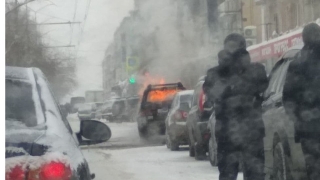 На проспекте Строителей сгорел автомобиль